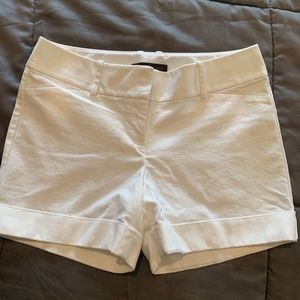 The Limited Drew Fit white shorts, Size 6